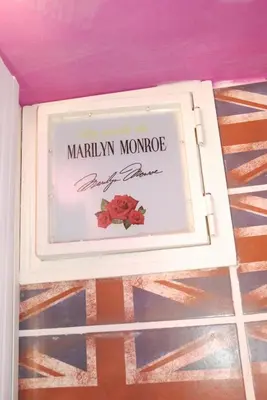 Certificato, attestato, insegna o altro documento esposto da La Casita de Marilyn Airport & City