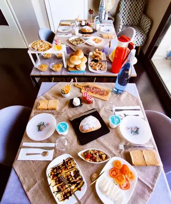 Cibo presso la stanza in casa privata o nelle vicinanze