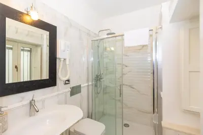 Bagno di SeaChilly House by Ortigiaapartments