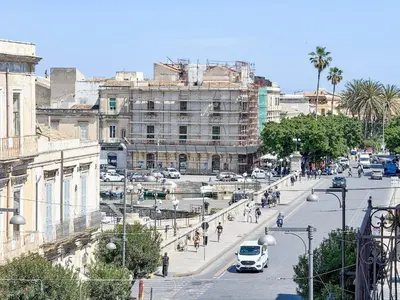 Vista generica su Siracusa o vista sulla città dall'interno dell'appartamento