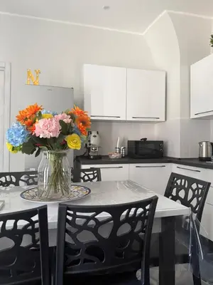 Cucina o angolo cottura di Naomi Luxury Home 2