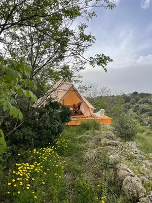 Paesaggio naturale nelle vicinanze di questo campeggio di lusso