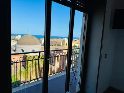 Vista generica sul mare o vista sul mare dall'interno dell'appartamento
