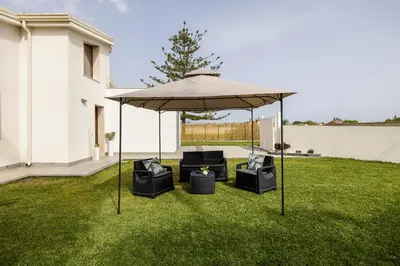 Giardino di Villa Solea - Family Friendly Beach Villa Near the Sea
