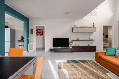 TV o dispositivi per l'intrattenimento presso Villa Solea - Family Friendly Beach Villa Near the Sea