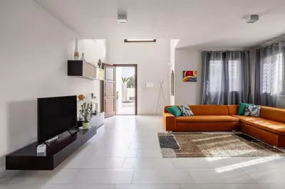 Area soggiorno di Villa Solea - Family Friendly Beach Villa Near the Sea