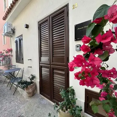 Manenti Holiday House