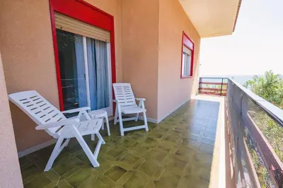 Balcone o terrazza di La finestra sul mare di villa Fiorella