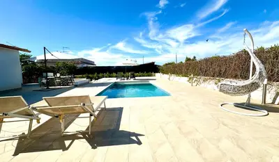 Piscina di Libero House A Private Pool Oasis o nelle vicinanze