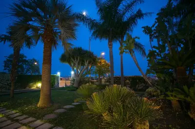 Giardino di Temenos Villa by Ortigiaapartments
