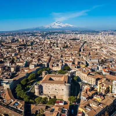 Vista generica su Catania o vista sulla città dall'interno dell'appartamento