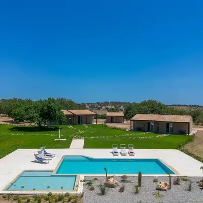 ISULATRAVEL- Panoramic Relax Lodges