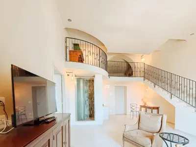 TV o dispositivi per l'intrattenimento presso PalazzoRusso Ortigia Suite & Apartments