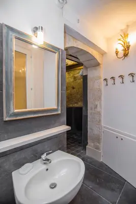 Bagno di Palazzo Degli Olivi