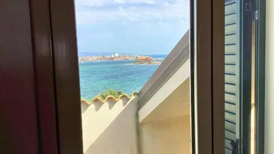 Vista generica sul mare o vista sul mare dall'interno dell'appartamento