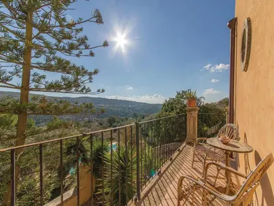 Paesaggio naturale nelle vicinanze della villa