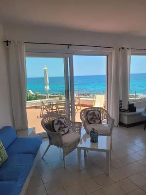 Vista generica sul mare o vista sul mare dall'interno della casa vacanze