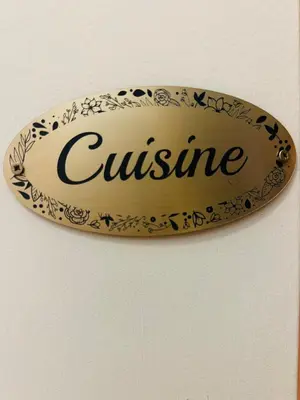 Certificato, attestato, insegna o altro documento esposto da Maison de Charme