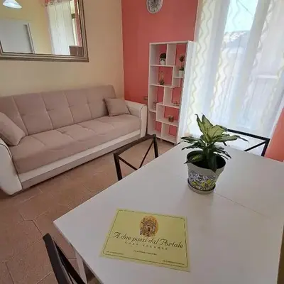 A due passi dal portale