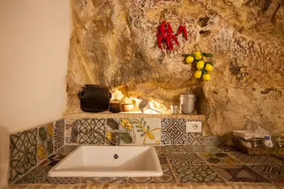Planimetria di Case-grotte degli Avi, esperienza abitativa in grotta