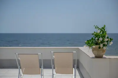 Vista generica sul mare o vista sul mare dall'interno della villa