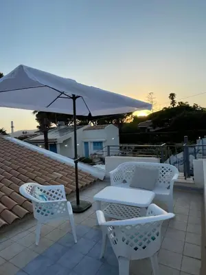 Planimetria di Villetta Fronte Mare con Giardino Privato