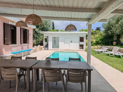 Patio o area all'aperto di Villa Biancolilla by Holiday World