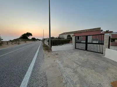 Alba o tramonto visti dall'interno della casa vacanze o dai dintorni