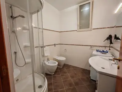 Bagno di Casa Ragusa 59 by Holiday World