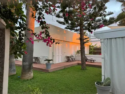 Giardino di Villamaresicilia appartamento e stanze nel lungomare