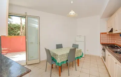 Cucina o angolo cottura di Nice Home In Santa Maria Del Focall