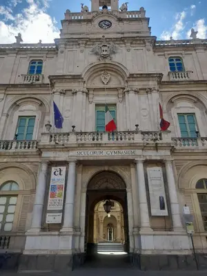 Facciata o entrata di Casa Sveva, una finestra sulla storia