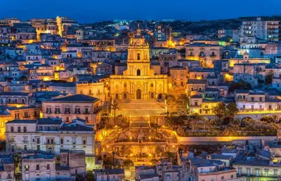 Vista generica su Modica o vista sulla città dall'interno del bed & breakfast