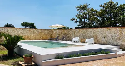 Piscina di Villa Carmen con piscina o nelle vicinanze