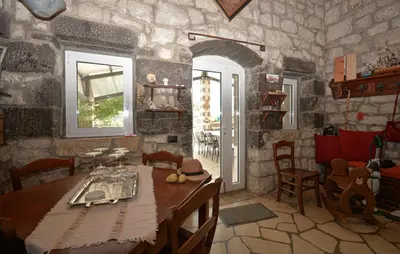 Area soggiorno di Stunning Home In Monterosso Almo