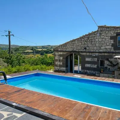 Stunning Home In Monterosso Almo