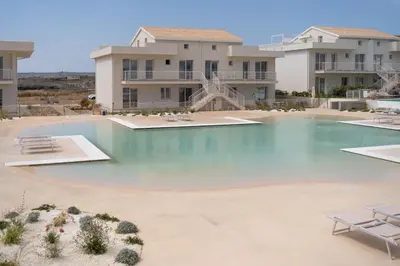 Piscina di GuestHost - Borgo 84 Marzamemi - Brezza Marina o nelle vicinanze