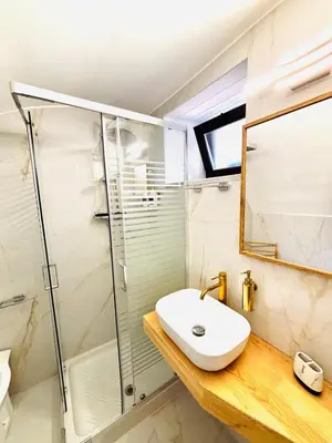 Bagno di Ariel House
