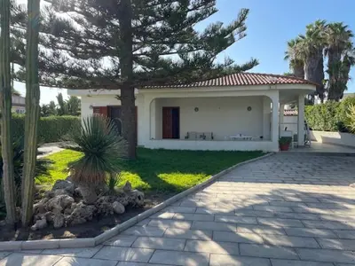 Giardino di Villa Marzamemi 200 m dal mare