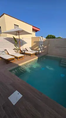 Piscina di Torre Del Mediterraneo o nelle vicinanze
