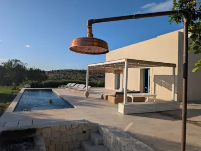 Piscina di Villa S Rosalia in val di Noto o nelle vicinanze