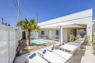 Piscina di Villa Kennedy by Villa Plus o nelle vicinanze