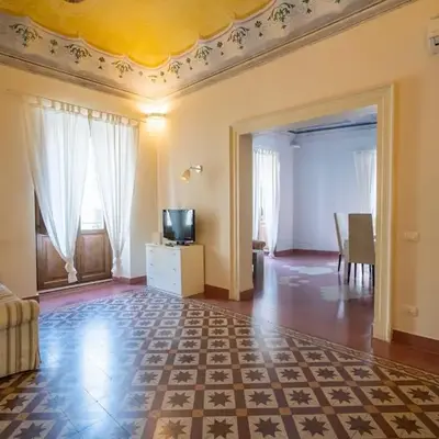 Historic Apartment Piazza Teatro