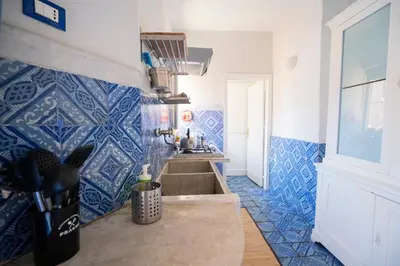 Cucina o angolo cottura di Big Flat in City Center with Balcony