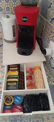Set per la preparazione di tè e caffè presso Al Fiko Suite