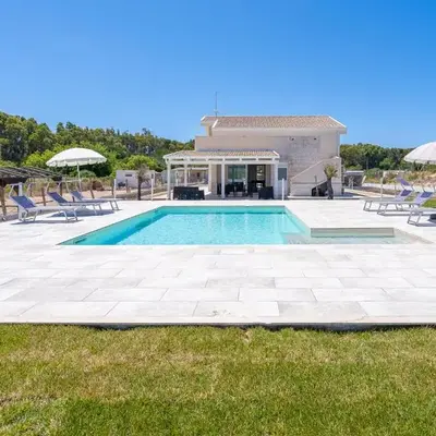 Villa very close to Santa Maria Del Focallo beach blue flag with private pool