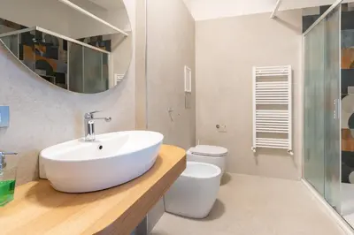 Bagno di Casa degli Artisti, a spacious apartment in the center