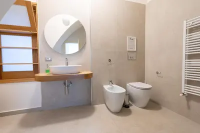 Bagno di Casa degli Artisti, a spacious apartment in the center