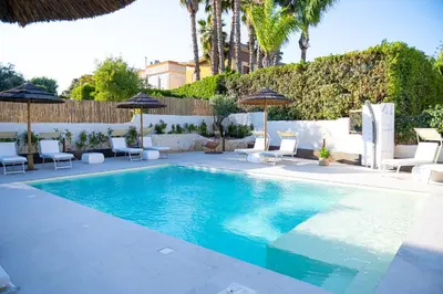 Piscina di DimorAmare LUXURY BeB POOL AND BEACH o nelle vicinanze
