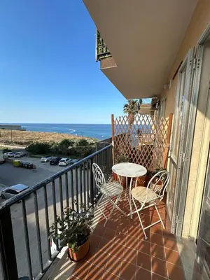 Balcone o terrazza di Black Ocean Holiday Home